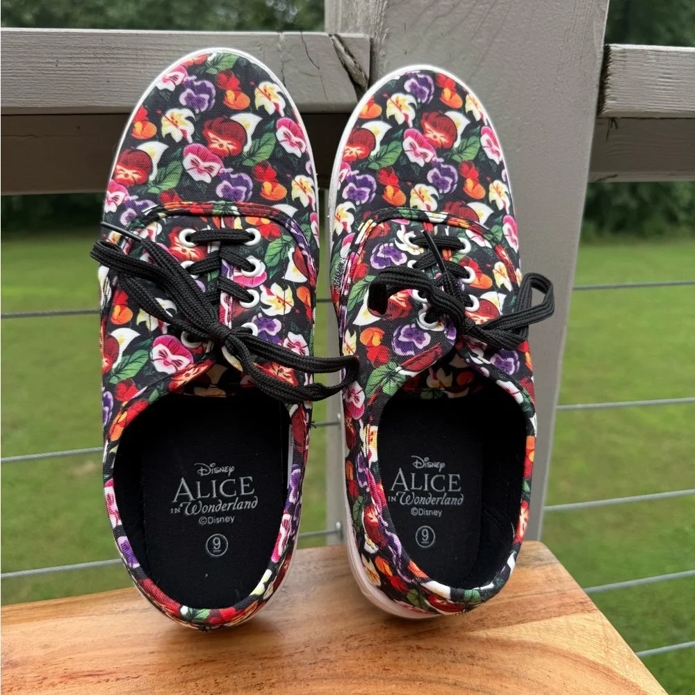 Disney Alice in Wonderland floral tennis shoes. Size 9.